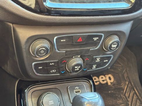 Used 2018 Jeep Compass Limited image 11