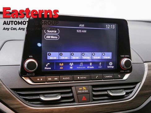 Used 2025 Nissan Altima 2.5 SV FWD image 19