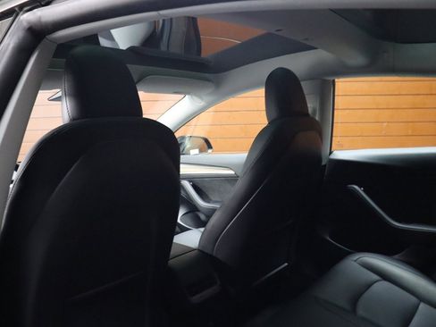 Used 2023 Tesla Model 3 Standard Range image 29