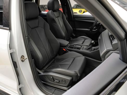 Used 2024 Audi Q3 2.0T Premium Plus AWD/4WD image 34