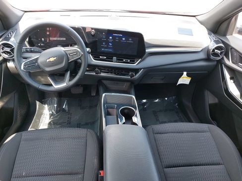 Used 2025 Chevrolet Equinox LT w/ Safety and Technology Package FWD image 9