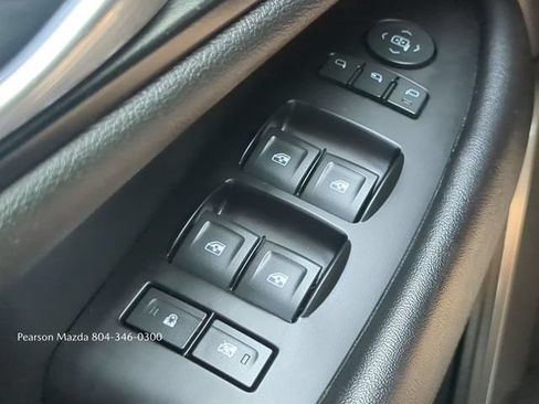 Used 2020 Cadillac Escalade Luxury AWD/4WD image 25