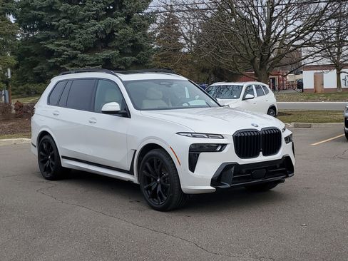 New 2026 BMW X7 xDrive40i w/ Executive Package AWD/4WD image 4