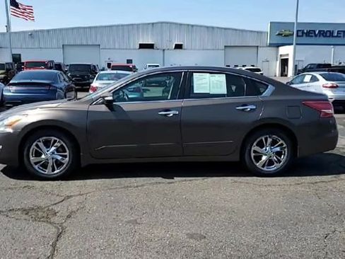 Used 2013 Nissan Altima 2.5 SV w/ 2.5SV Convenience Pkg FWD image 5