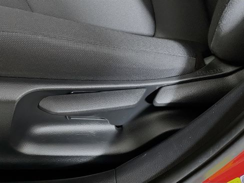 Used 2021 Toyota Corolla LE image 16