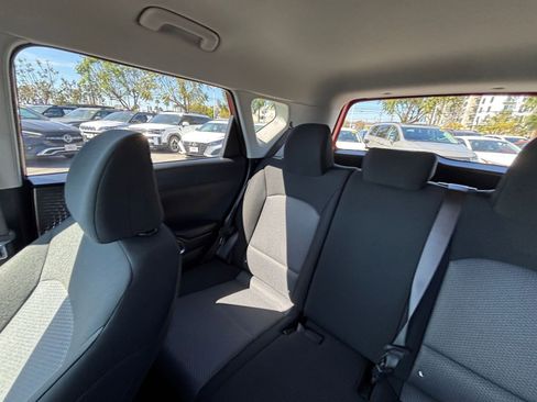Used 2025 Kia Soul LX w/ LX Technology Package FWD image 39