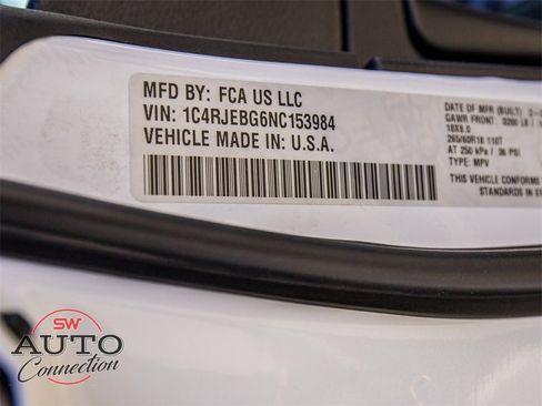 Used 2022 Jeep Grand Cherokee Limited w/ Trailer Tow Group IV image 40