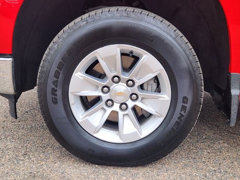 Used 2025 Chevrolet Silverado 1500 LT image 7