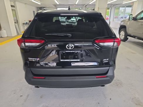 Used 2023 Toyota RAV4 XLE Premium AWD/4WD image 4