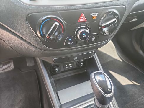 Used 2021 Hyundai Accent SEL FWD image 17
