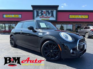 Used 2015 MINI Cooper S image 1