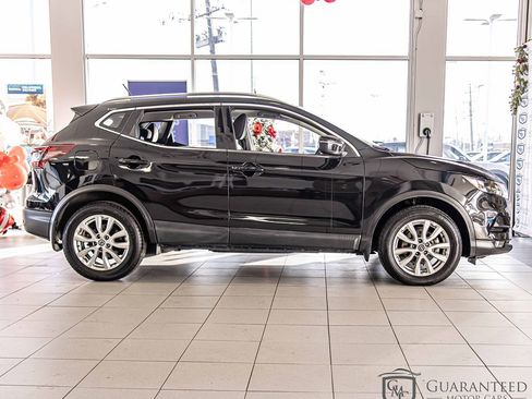 Used 2021 Nissan Rogue Sport SV image 10