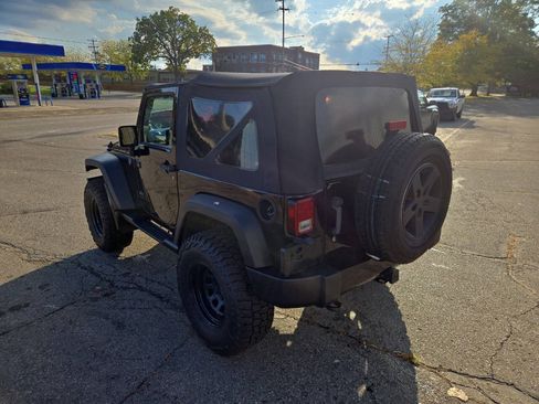 Used 2013 Jeep Wrangler Sport AWD/4WD image 6