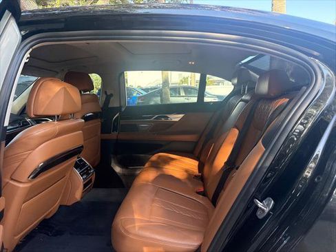 Used 2022 BMW 740i w/ Premium Package RWD image 14