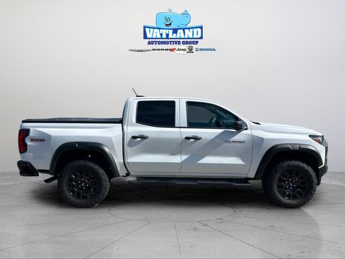 Used 2024 Chevrolet Colorado Trail Boss w/ Technology Package AWD/4WD image 6
