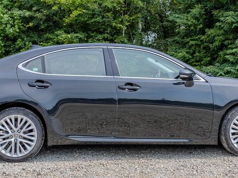 Used 2018 Lexus ES 350 w/ Ultra Luxury Package FWD image 6
