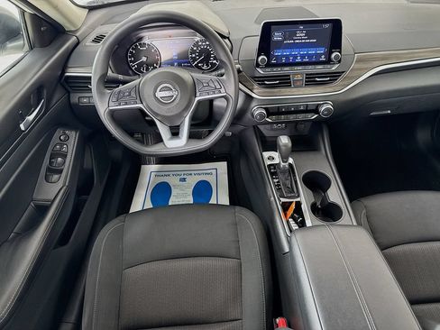 Used 2025 Nissan Altima 2.5 SV FWD image 26