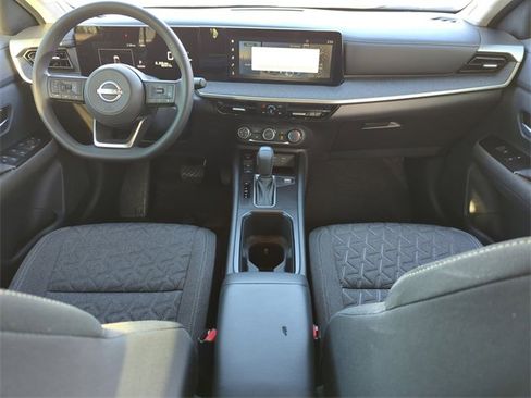 Certified 2025 Nissan Kicks SV w/ SV Premium Package image 17