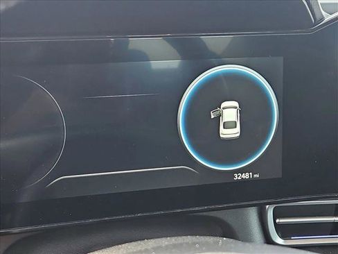 Used 2025 Hyundai Elantra Limited image 10