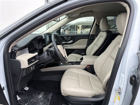 New 2026 Lincoln Corsair Premiere image 4