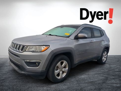 Used 2018 Jeep Compass Latitude w/ Popular Equipment Group FWD image 1