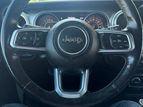 Used 2018 Jeep Wrangler Unlimited Sahara w/ Dual Top Group AWD/4WD image 11