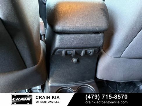 Used 2014 Jeep Wrangler Unlimited Rubicon w/ Connectivity Group image 28