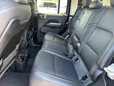 New 2025 Jeep Gladiator Sport image 49