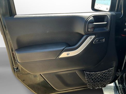 Used 2014 Jeep Wrangler Unlimited Sahara w/ Connectivity Group image 24