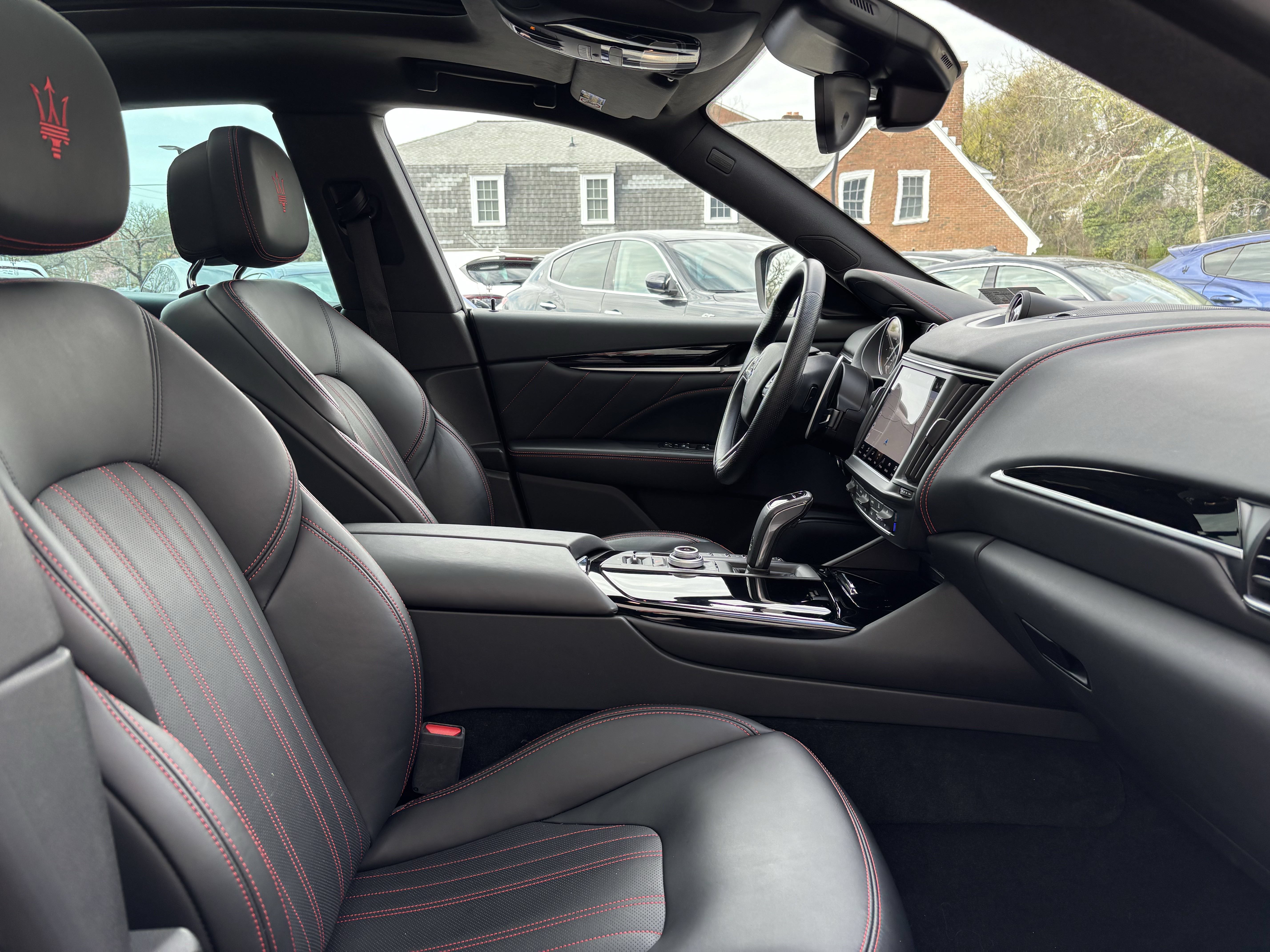 Used 2022 Maserati Levante GT AWD/4WD image 16