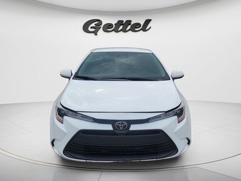 Used 2024 Toyota Corolla LE FWD image 2