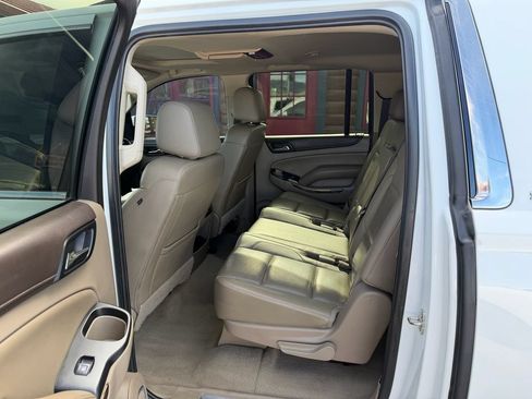 Used 2019 GMC Yukon XL SLT w/ Open Road Package AWD/4WD image 7