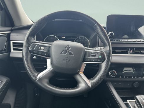 Used 2024 Mitsubishi Outlander SE image 28