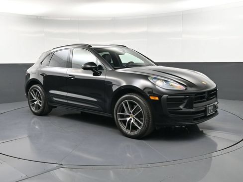Certified 2023 Porsche Macan Turbo AWD/4WD image 10