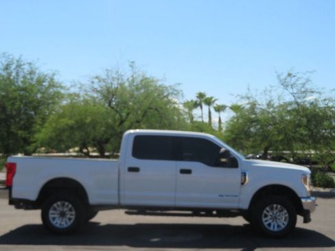 Used 2019 Ford F250 XLT AWD/4WD image 3