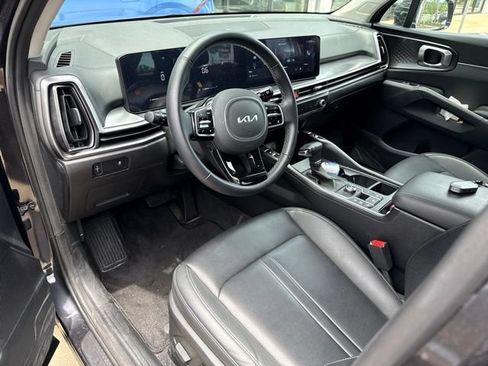 Certified 2025 Kia Sorento S w/ Panoramic Sunroof Package FWD image 10