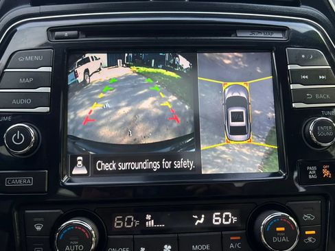 Used 2017 Nissan Maxima Platinum FWD image 39
