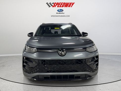 New 2026 Volkswagen Tiguan SE R-Line image 3