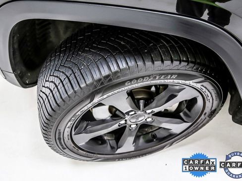 Used 2022 Jeep Grand Cherokee L Laredo image 13