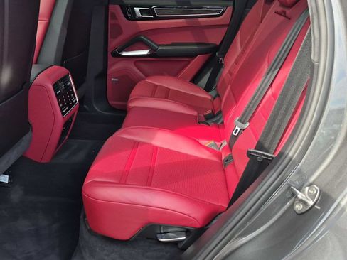 Used 2019 Porsche Cayenne Turbo AWD/4WD image 21