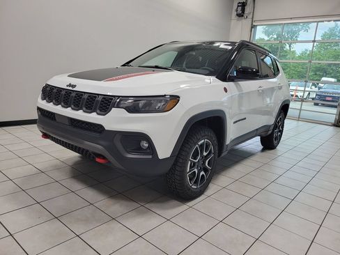 New 2026 Jeep Compass Trailhawk w/ Sun, Sound & Navigation Group AWD/4WD image 3