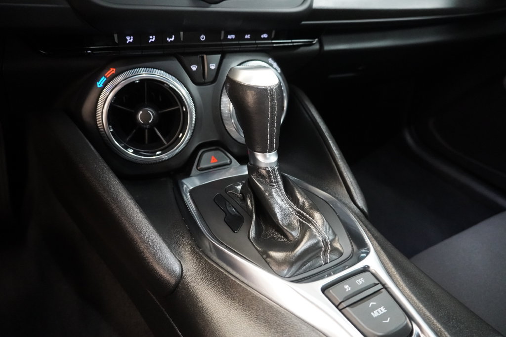 Used 2021 Chevrolet Camaro LT RWD image 8
