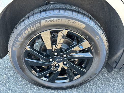 Certified 2024 Chevrolet Equinox LS w/ LS Convenience Package FWD image 24