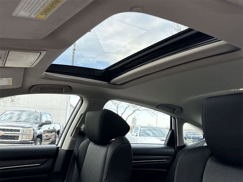 Used 2019 Honda Accord EX image 25