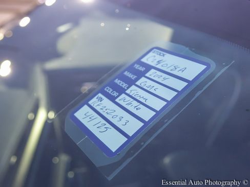 Used 2024 GMC Sierra 2500 AT4X image 29