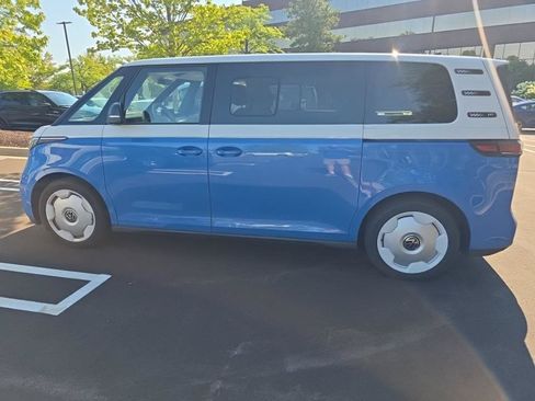 Used 2025 Volkswagen ID. Buzz Pro S Plus RWD image 5