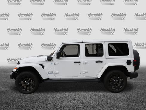 Used 2024 Jeep Wrangler Unlimited Sahara w/ Technology Group AWD/4WD image 6