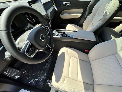 New 2026 Volvo XC60 B5 Core w/ Climate Package AWD/4WD image 10