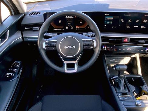 Used 2025 Kia K5 LXS image 6