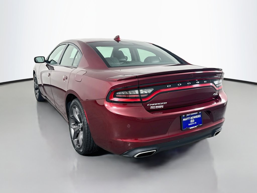 Used 2018 Dodge Charger R/T w/ Premium Group RWD image 7